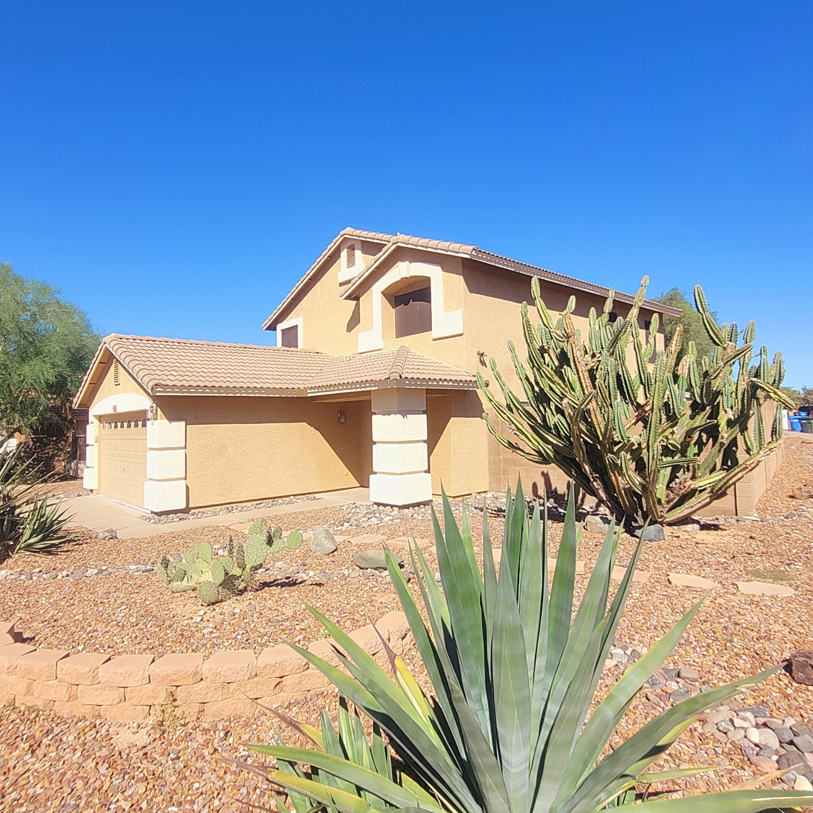 2210 East Paraiso Drive